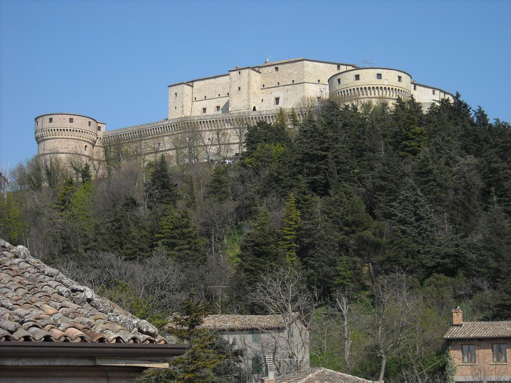 Arcobaleno Hotel Сан Лео Екстериор снимка